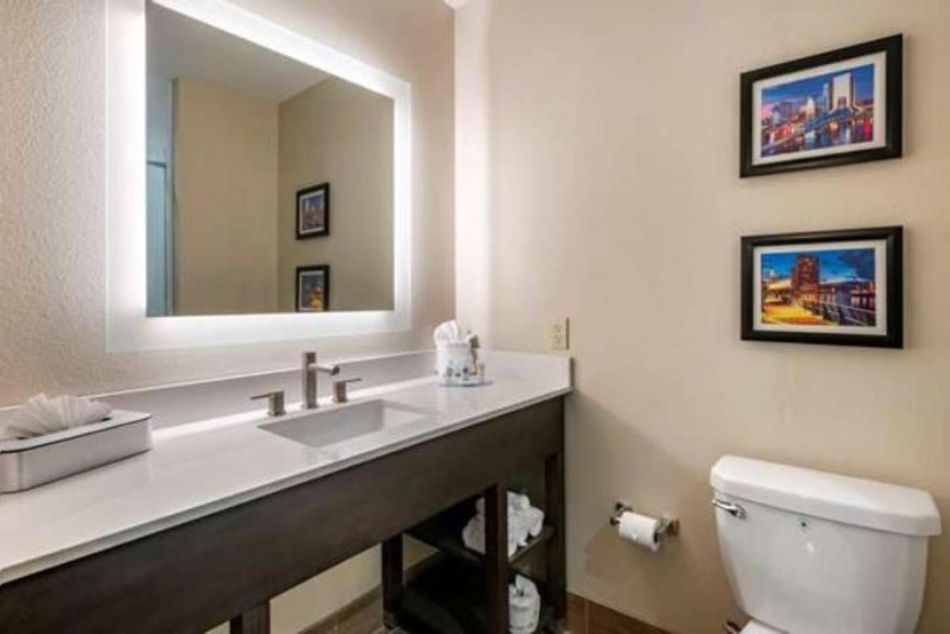 Comfort Inn & Suites Jacksonville - Orange Park Near Naval Air Station Buitenkant foto