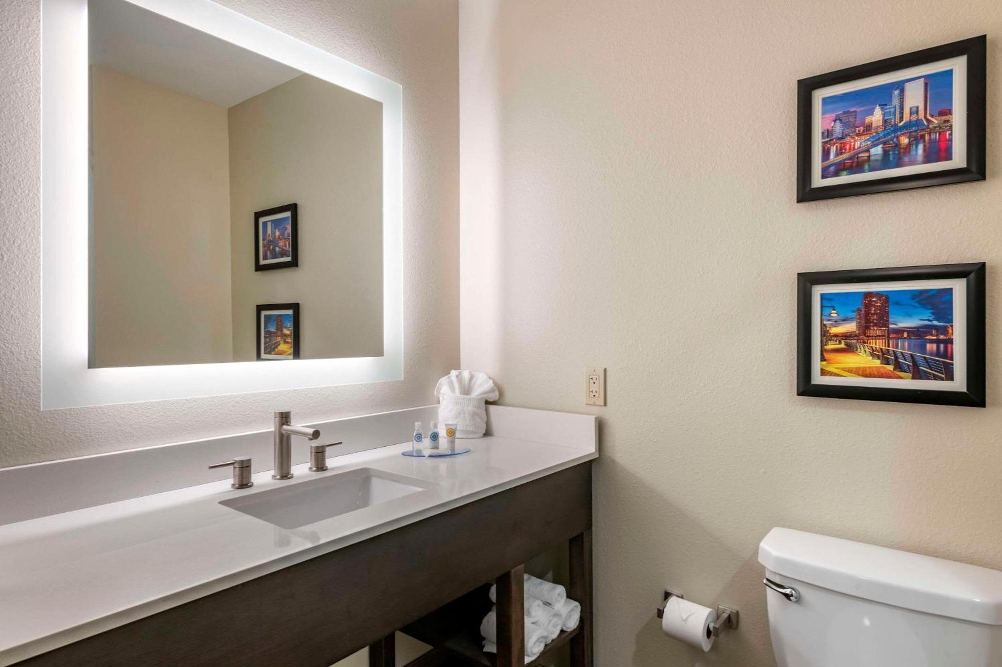 Comfort Inn & Suites Jacksonville - Orange Park Near Naval Air Station Buitenkant foto